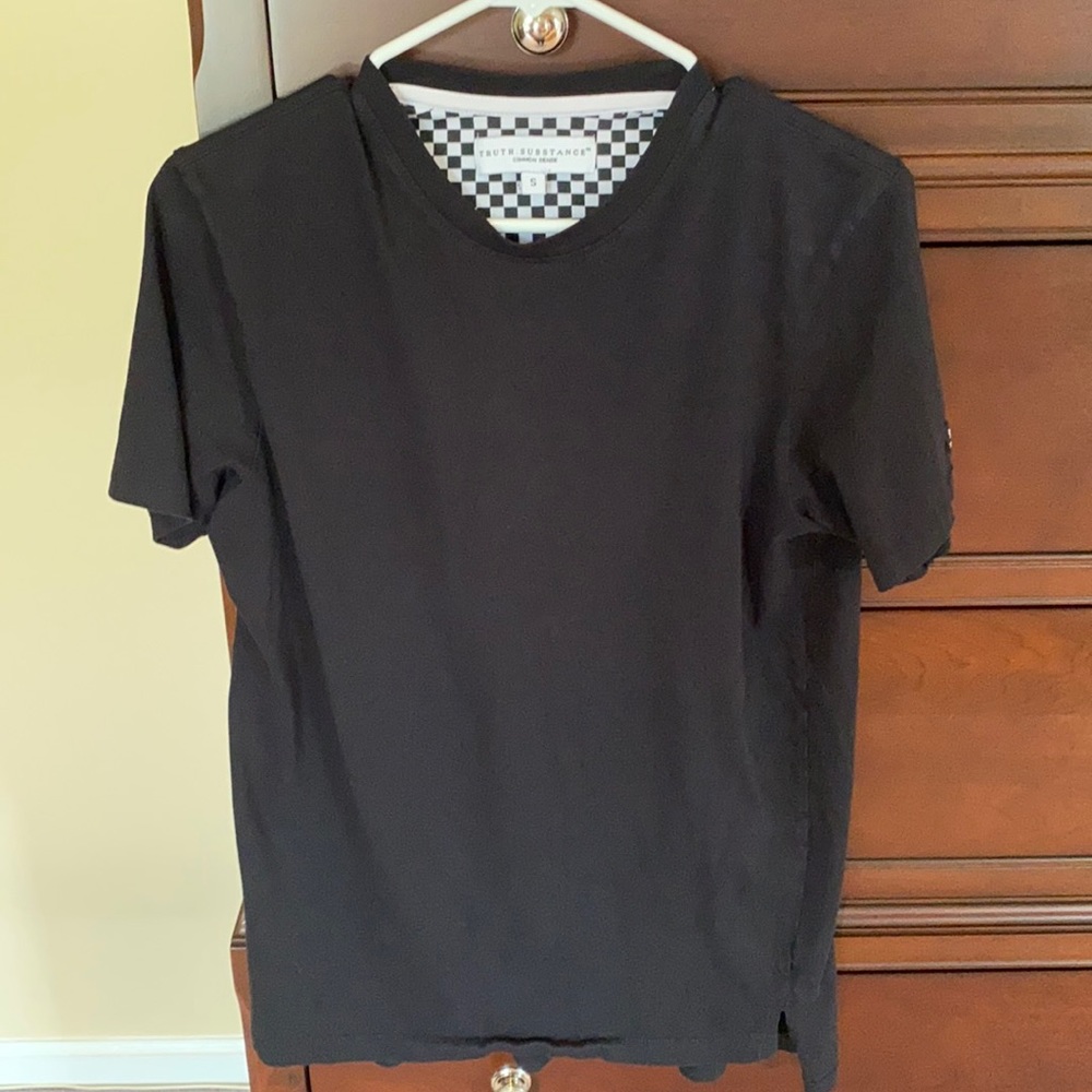 Black tee shirt